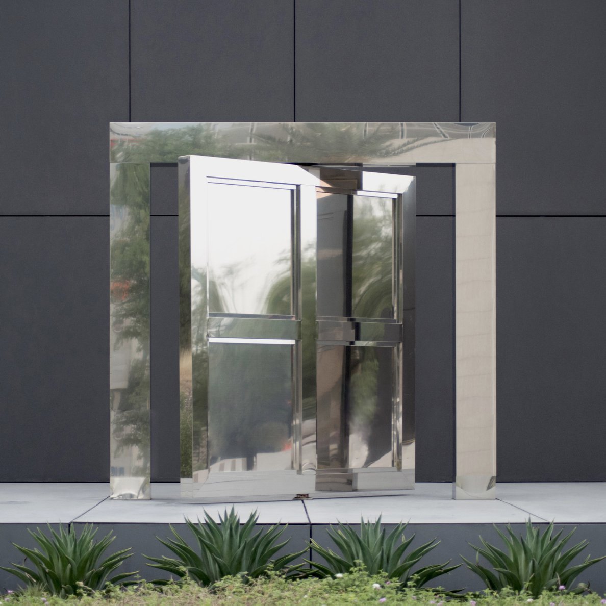 GarzaMercadoCap's tweet photo. Dejamos que el arte inspire los detalles en nuestros proyectos.

- Outdoor, 2016. Obra por Stefan Brüggemann, exhibida en la entrada del Showroom Distrito Armida

#gmcapital #elfuturolocreamostodos #architecture #design #modernidadarteycultura #distritoarmida #stefanbrüggemann https://t.co/oMoqoWW9xY