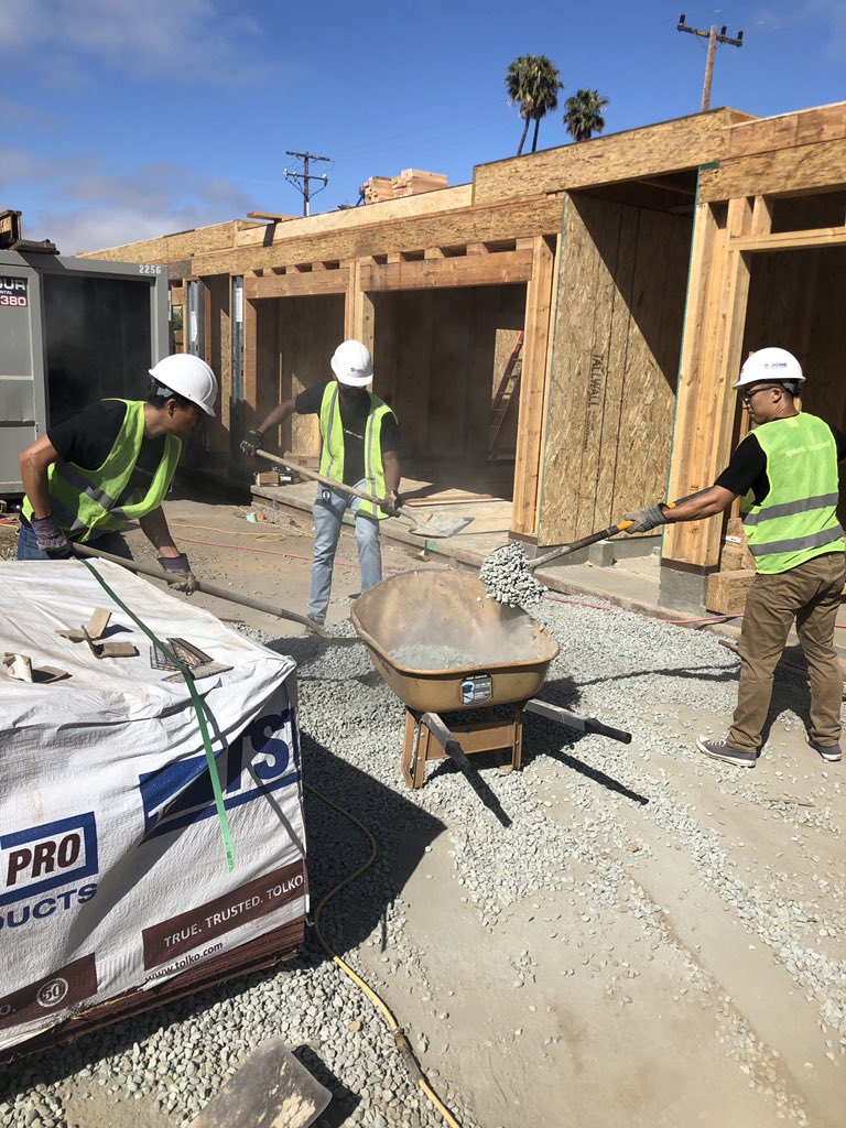 HabitatEBSV's tweet photo. @splunk knows how to do Summer Fridays! Today, over 100 Splunkers helped us build a world where everyone has a decent place to live! It was great to see everyone working together toward this shared vision at our playhouse workshop and out on the construction site! #splunk4good https://t.co/yKYnPkUmqI