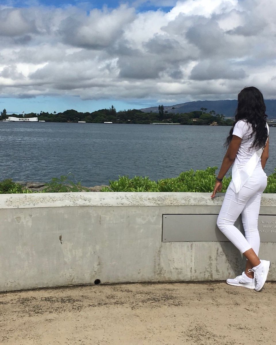 ThePurpleDiva13's tweet photo. I appreciate those who serve and paid respect to those who lost their lives December 7, 1941... #PearlHarbor #TallGirlsRock #6'2" #TallGirls #Diva #ItsLaTresa #MsGeorgiaAmerica2019 #MsGeorgia2019 #MsGeorgia #MsAmerica 😊💜😊 https://t.co/GzA0mxt0MB