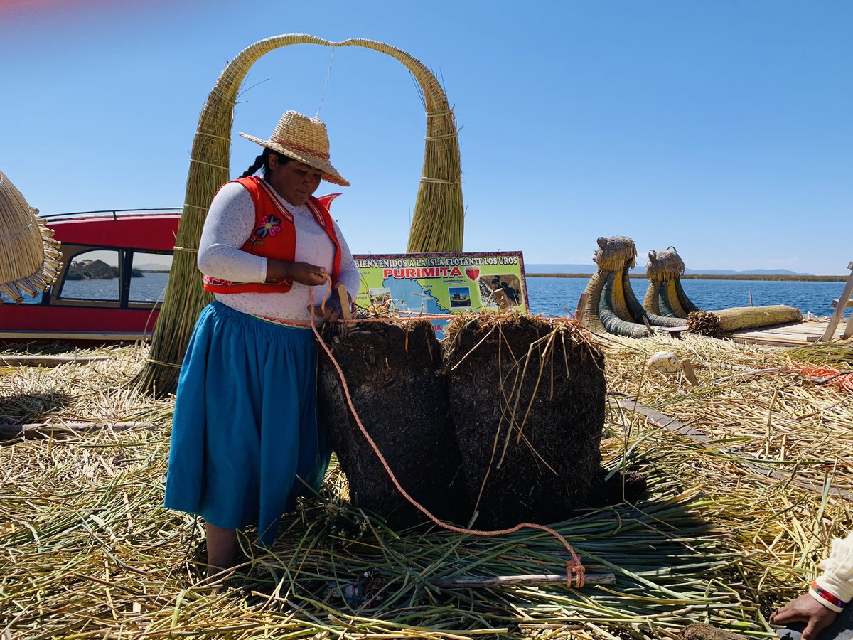 ShannonSeigle's tweet photo. 91 Uros Islands that thrive as a community. They have their own primary school (K-8), doctor, come together to help maintain the man-made, reed islands, and have a unique culture and traditions. Close to a 0 carbon footprint! @mrSTEMcredible #FFTFellow #stemcrewdoesperu @STEMcha https://t.co/Vb5zExBOWn
