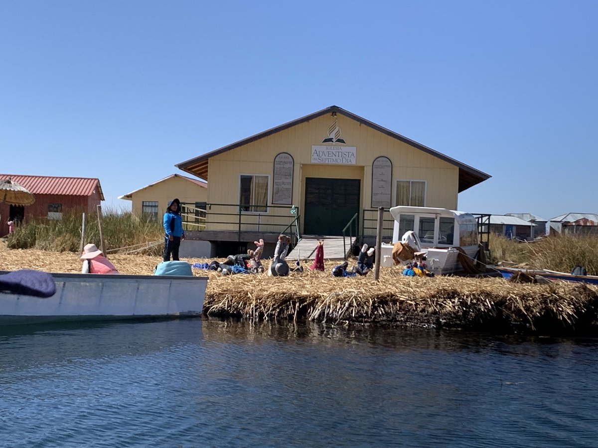 ShannonSeigle's tweet photo. 91 Uros Islands that thrive as a community. They have their own primary school (K-8), doctor, come together to help maintain the man-made, reed islands, and have a unique culture and traditions. Close to a 0 carbon footprint! @mrSTEMcredible #FFTFellow #stemcrewdoesperu @STEMcha https://t.co/Vb5zExBOWn