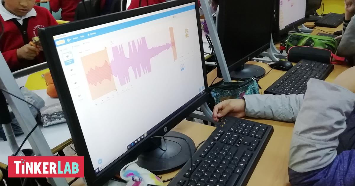 chicos_net's tweet photo. En #TinkerLab, alumnos y alumnas, crean un dibujo sonoro poniendo en juego habilidades
vinculadas con la #programación, el armado de circuitos y la manipulación de materiales
conductivos. #CompromisoDisney @chicos_net @HacedoresCom @instcrescer https://t.co/ztm2OpkejA