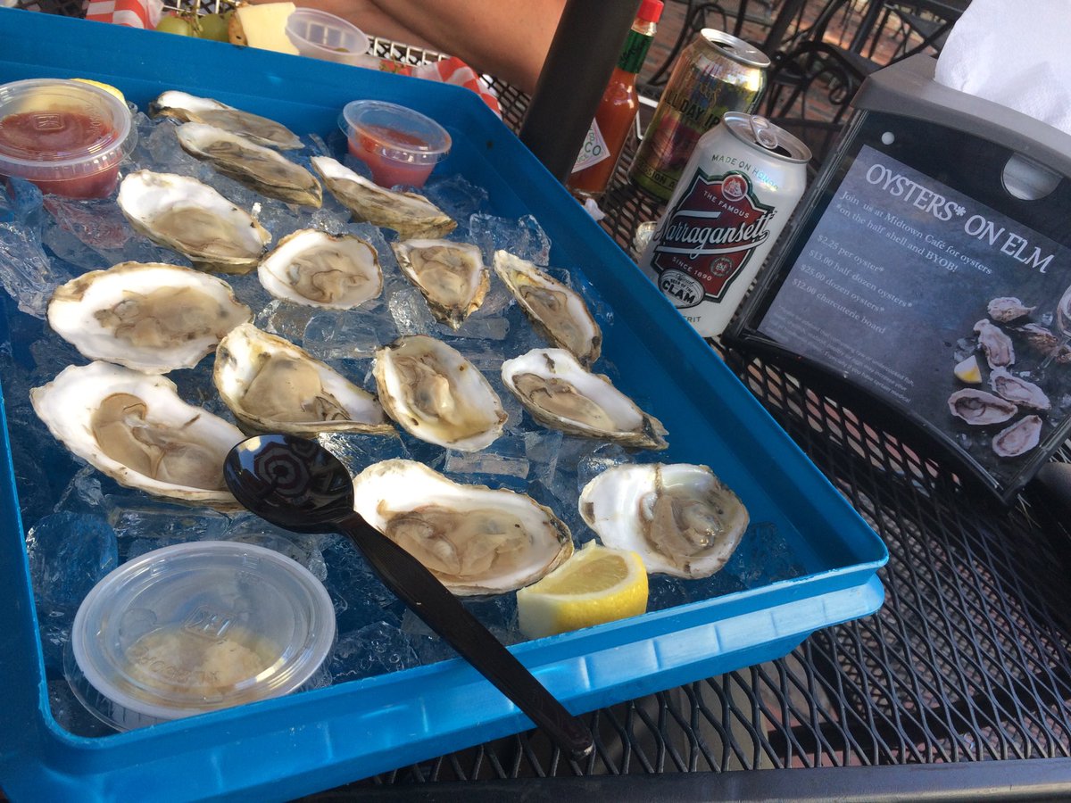 RobertTourigny's tweet photo. #OystersOnElm #MHT @RedArrow24Diner #MidtownCafe @Gansettbeer https://t.co/Hmwsh0drAl