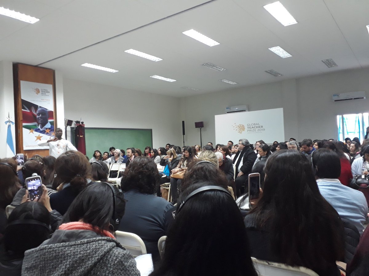 Autoridades de Superior compartieron la mañana con PETER TABICHI, el mejor maestro del mundo, ganador del Global Teacher Prize. Muy motivadora e interesante su experiencia.  <a href="/aniberruezo/">analia berruezo</a> <a href="/MEducacionSalta/">Ministerio de Educación de Salta</a> <a href="/EJaureguis/">EnriqueJaureguis</a> <a href="/epinikas/">Elsa Pinikas</a> <a href="/BenjaminSalta/">Benjamín Beltrán</a> @prensaescuelas <a href="/fguillesaavedra/">GUILLERMO SAAVEDRA</a>