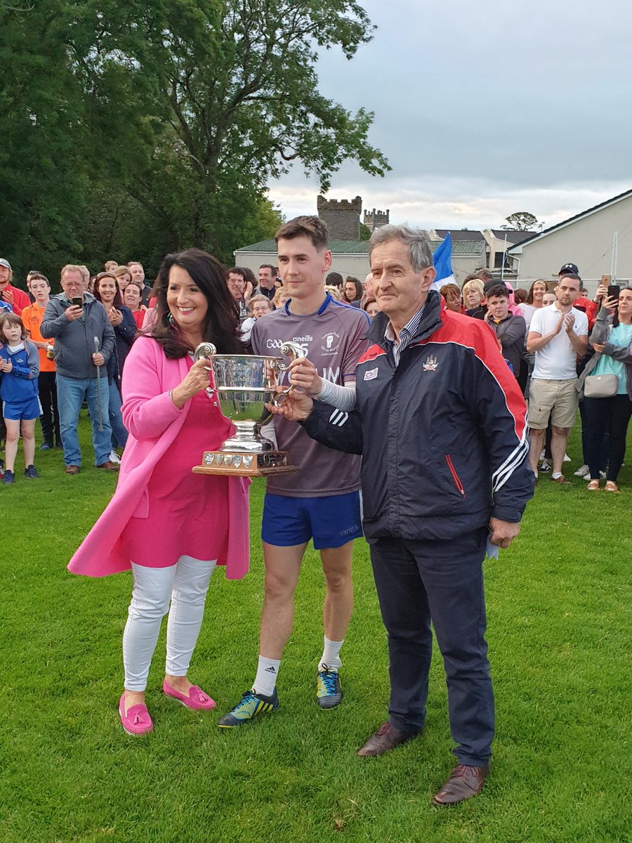 GAACillnaMartra's tweet photo. Comhghairdeachas leis an bhfoireann agus leis an lucht bainistíochta go léir! 
Ár mbuíochas le @MacroomGAA as an gcomórtas a reachtáil.
Gach rath ar @KnocknagreeGAA amach anso i mbliana. #CillnaMartraAbú https://t.co/wtWVqUAPlT