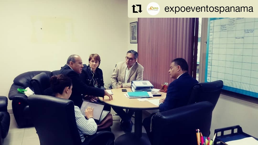 FeriadelBebe's tweet photo. En Feria del Bebé, contamos con espacios especiales para los emprendedores artesanos; por eso, junto al Ministerio de Comercio e Industrias, se evalúan proyectos para que más artesanos panameños tengan la oportunidad de exhibir sus productos durante la feria.
#FeriadelBebéPanamá https://t.co/1SirwsryXx