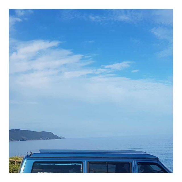 suereadart's tweet photo. Sometimes I think we should have had #daphneT4van another colour. But just like this sky, who doesn't just love B L U E https://t.co/2BBwHewRPR https://t.co/2USWmvHV5J