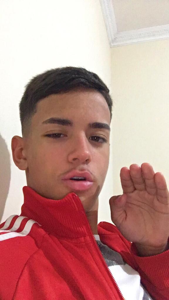 artthuroficial_'s tweet photo. do jeito q vc gosta 🤷🏽‍♂🤪 https://t.co/jo6wuxiJTZ