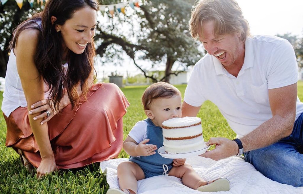 chipgaines's tweet photo. Like father, like son. 📷: @kathrynkrueger https://t.co/sd43OfCCq9