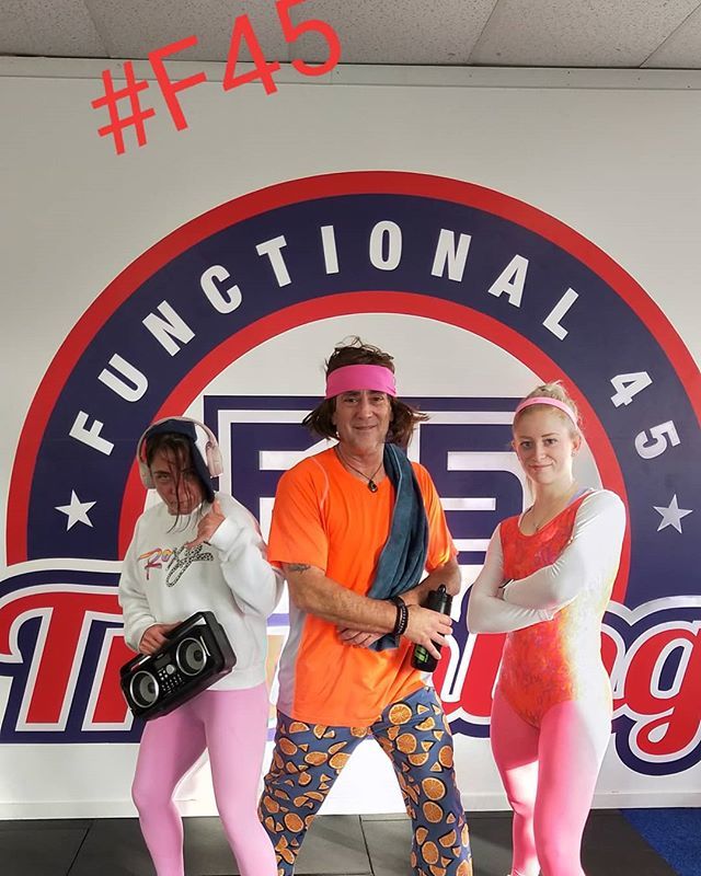 BaldCat269's tweet photo. Hip Hop 80's style https://t.co/KUs64ivbnt https://t.co/BrVEWOR4zt