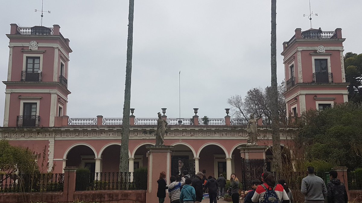 TonicaConLimon's tweet image. Llegamos al Palacio San José, residencia del General Urquiza, Gobernador de Entre Rios y primer Presidente de la Confederación Argentina. 
Porque un poco de historia no le hace mal a nadie 🤓 
#ExcursionEscolar