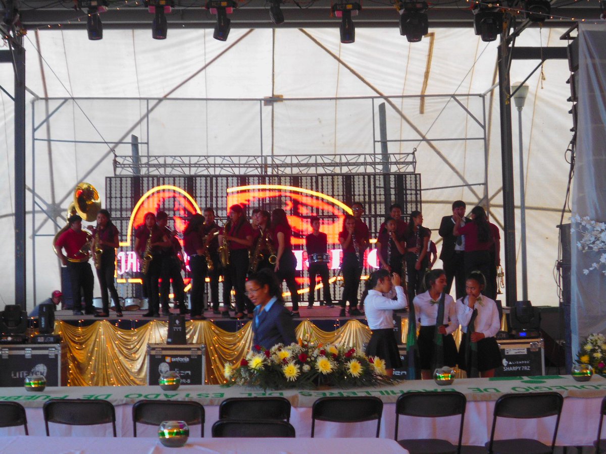 Cobaep_P6's tweet photo. Preparándonos para dar inicio a la Ceremonia de Clausura en el @cobaep plantel 6. https://t.co/3sVU8Kzvsv