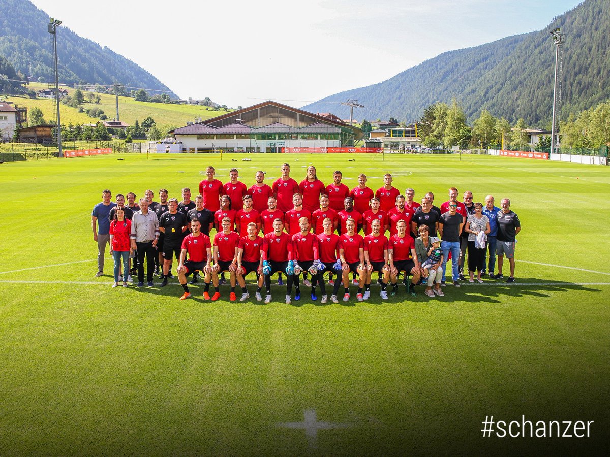 Schanzer's tweet photo. Die #Schanzer sagen DANKE🙏🖤❤️
An das #SILENA, the soulful hotel, das @TVGiJo &amp; alle, die uns unter dem Motto #Vallesgeben so tatkräftig unterstützt haben 🙌 Viel besser hätte unser Trainingslager nicht laufen können‼️ https://t.co/zuIpdGEZOI