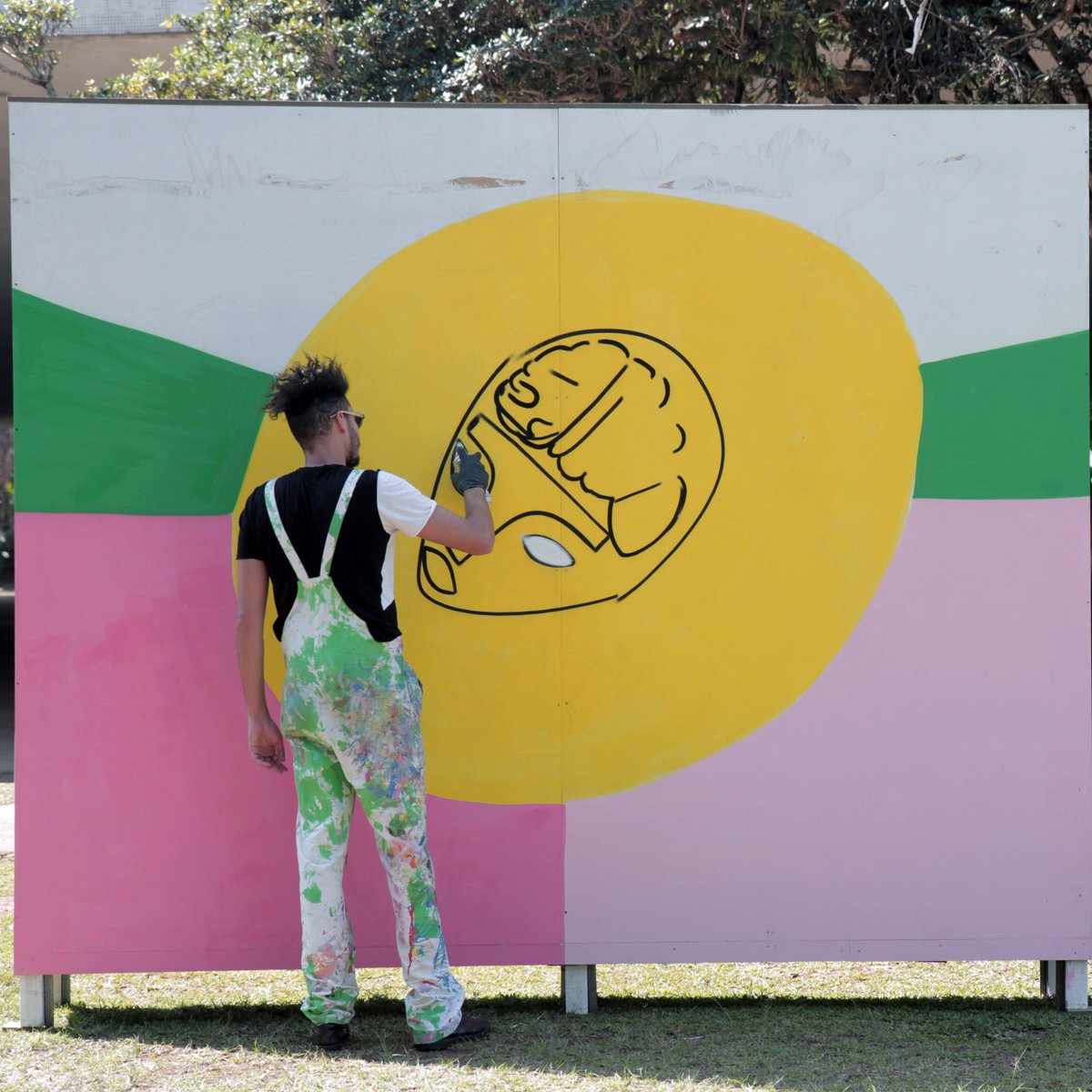 Conheçam <a href="/rimonguimaraes/">Rimon</a>, artista que ficou responsável pela missão de representar a 3ª ODS, que busca assegurar uma vida saudável e promover o bem-estar para todos.
Parabéns pelo seu trabalho, agradecemos muito a sua participação na nossa 8ª edição da Virada Sustentável SP.