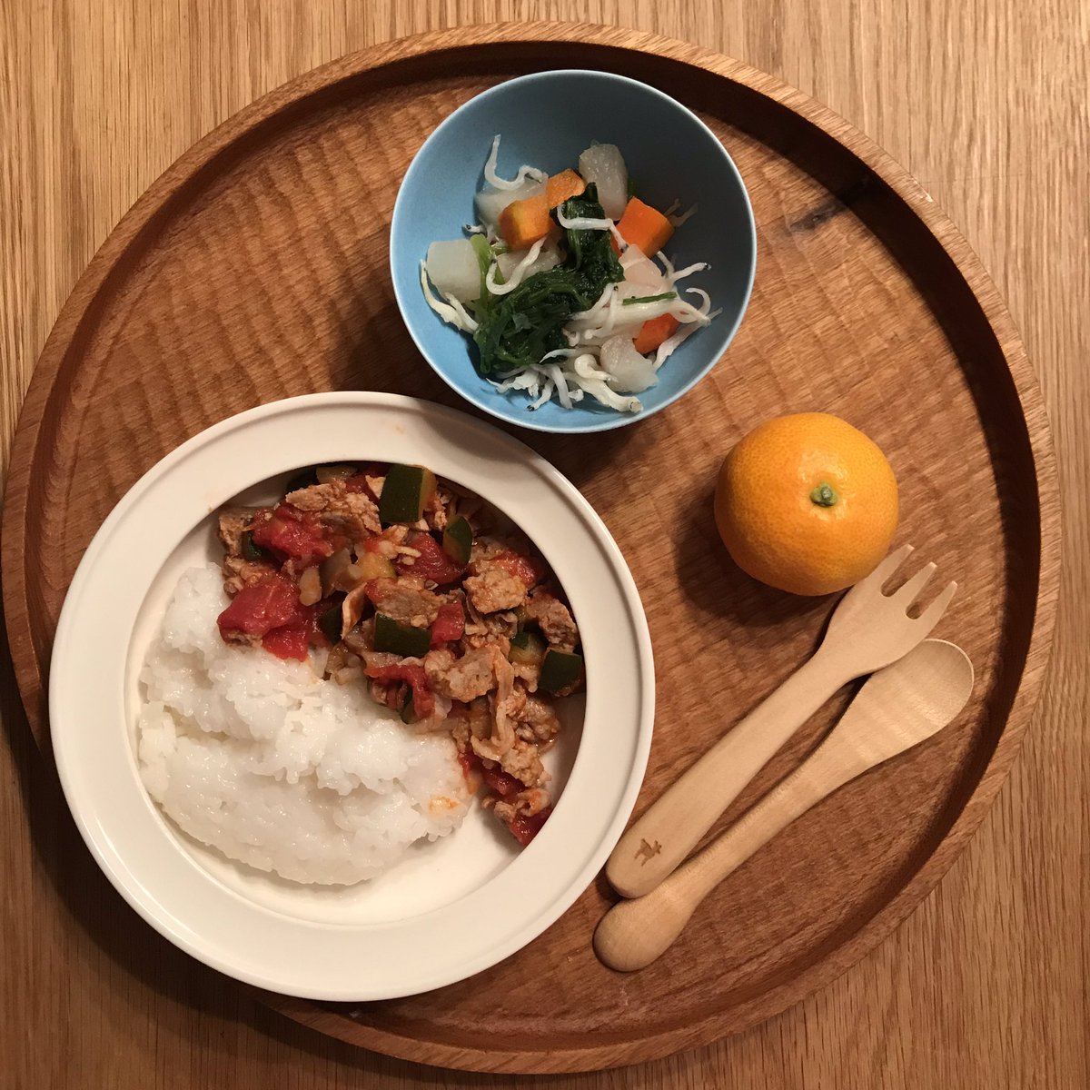 本田 よう一 3歳育児中 息子さんごはん 豚肉とズッキーニのトマト煮 軟飯 大根とにんじんのしらす和え みかん 大根 にんじんは今日は食べず また 次回にー 息子さん 幼児食 育児日記 1歳児 男の子 朝から元気 これから移動なので多めに 本田 よう一 3歳育児中 息子さんごはん 豚肉とズッキーニのトマト煮 軟飯 大根とにんじんのしらす和え みかん 大根 にんじんは今日は食べず また 次回にー 息子さん 幼児食 育児日記 1歳児 男の子 朝から元気 これから移動なので多めに