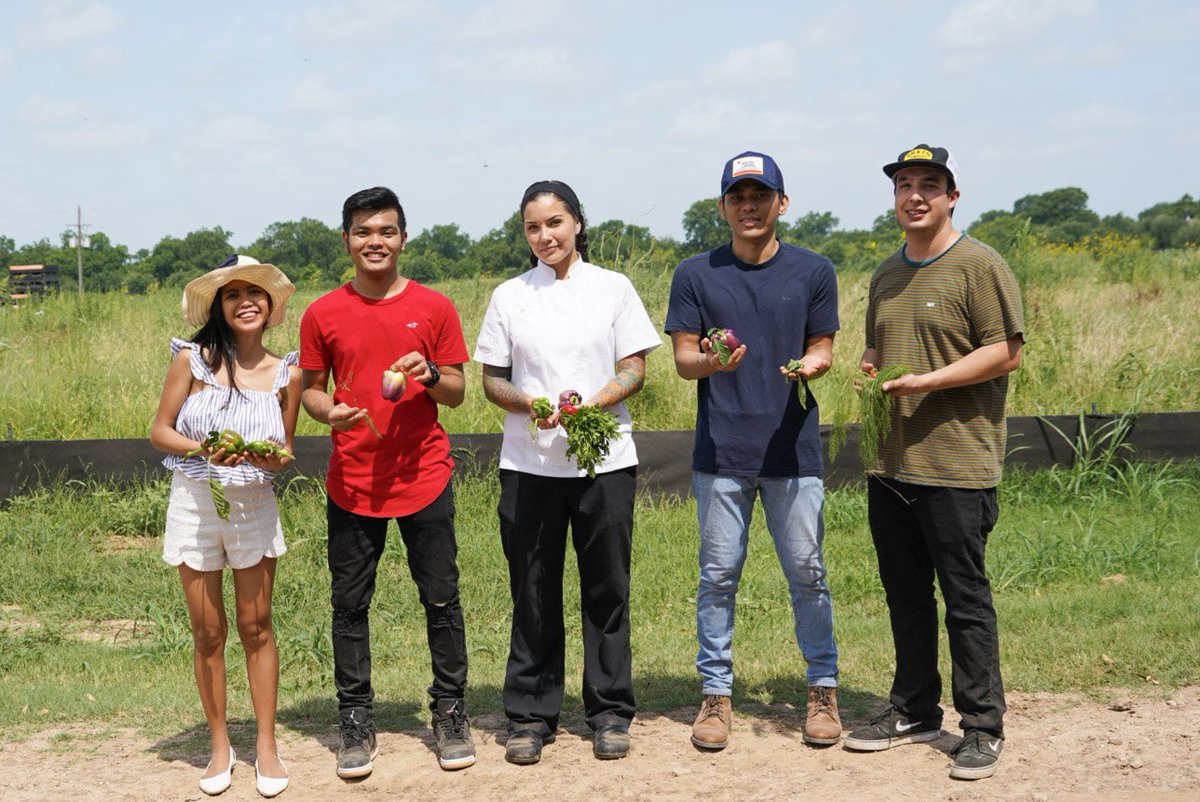 JWMarriottATX's tweet image. Our Corner Executive Chef Sarah Neely and her team are partnering with local farms to bring the freshest produce directly from the farm to the kitchen.  Check out the Corner website to see the seasonal menus Chef Sarah and her team have created #austinchef #sourcelocal