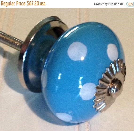 ECKandD's tweet image. On Sale 10, Ceramic Knobs, Cabinet Knobs, Drawer Pulls, Cupboard Knobs, blue and White, Dots, Closet Door Knobs, Furniture, Dresser Knobs, P tuppu.net/fff9a252 #Etsy #chichimama05 #CupboardKnobs