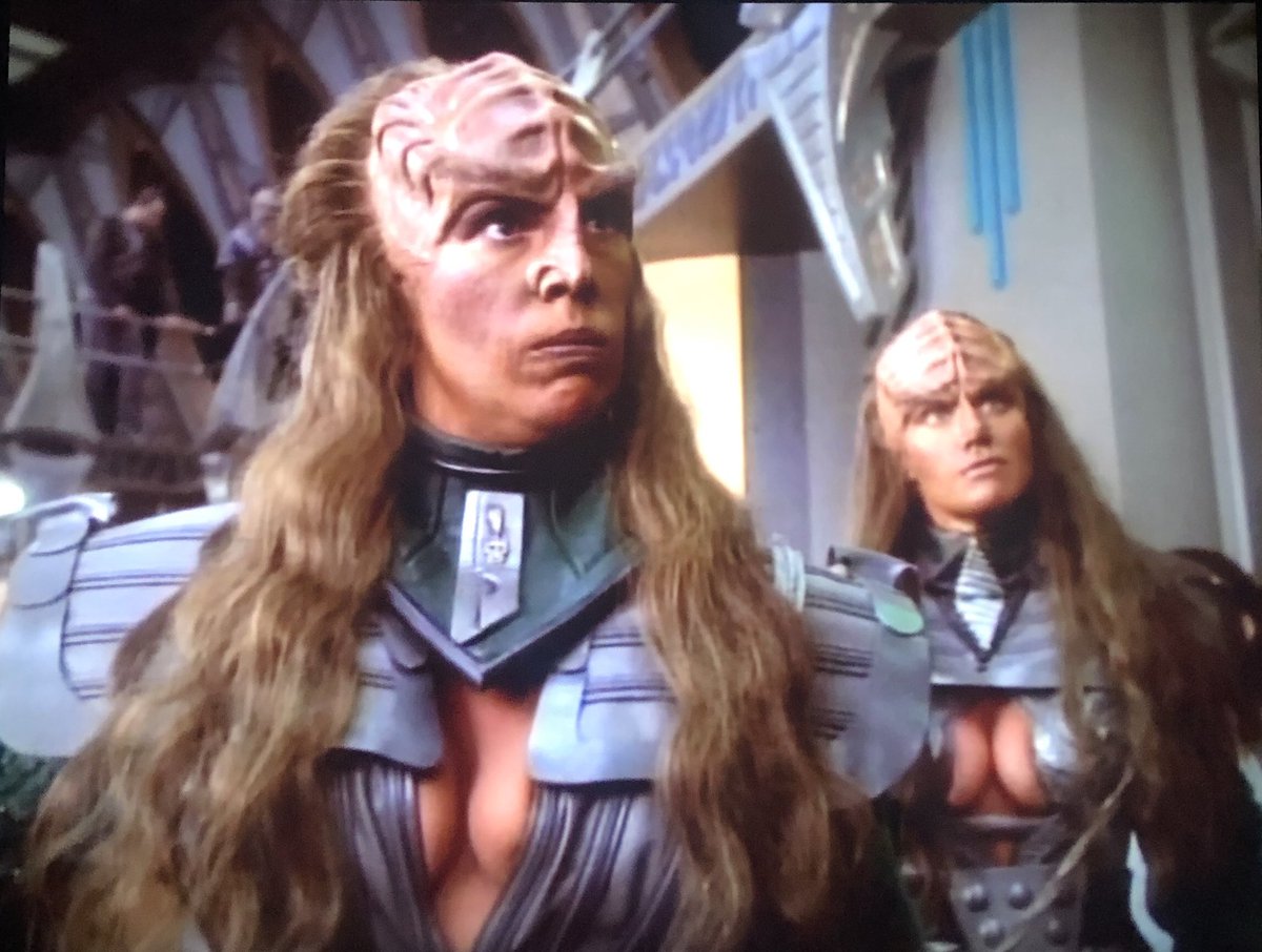 Did not expect to see Klingon tiddies today but here we are! 