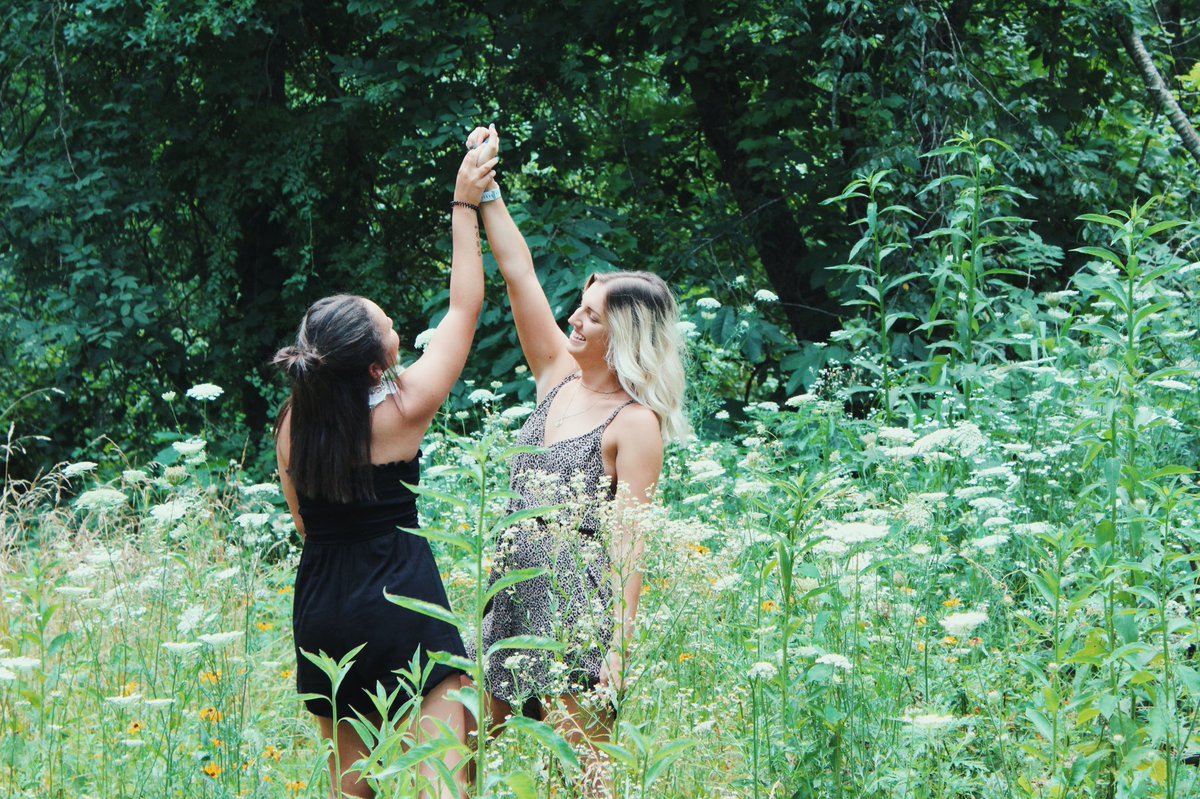 okay so we were those girls who really wanted to take cute pics in a sunflower field but um we drove a hour and a half only to be lost so we settled for trespassing in someones junk yard but girls gotta do what they gotta do