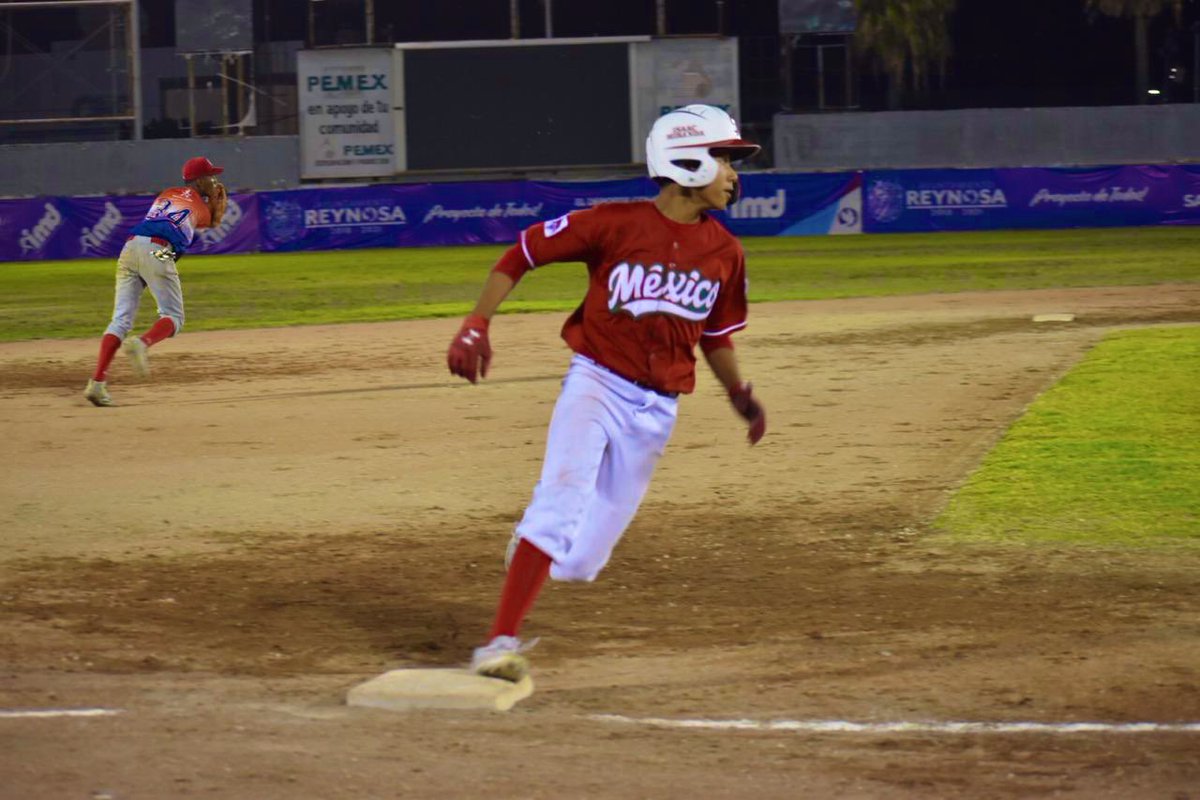 INDETamaulipas's tweet photo. #LatinoamericanoJr #Beisbol⚾️ en #Reynosa rumbo a Taylor, Michigan.
✅ 5ta entrada completa!!
▶️ #TeamMexico🇲🇽 (Treviño Kelly) 5️⃣ 🆚 #Panamá🇵🇦 2️⃣
¡Con todo! 💪🏻💪🏻
#KellyPower💙 https://t.co/75hVLminZW