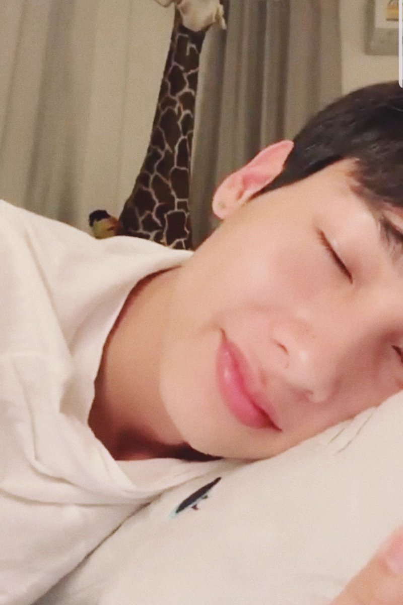 Causeyouoffgun's tweet image. Playlist - ATp // 12.07.19 (Live)

- เพิ่งจะรู้
- ง่ายง่าย
- รักไม่ได้หรือไม่ได้รัก
- ล่ำบึก
- ฉันเป็นของเธอไปแล้ว
- Unloveable
- คนข้างล่าง
- หยุด - BOYd KOSIYABONG Feat. MEAN
- น้ำซึมบ่อทราย
- คนที่ถูกลืม

ยังคงอยู่ในห้องน้องกัน 💚 
#ออฟกัน
#กันอรรถพันธ์น่ารักกว่าที่คิด