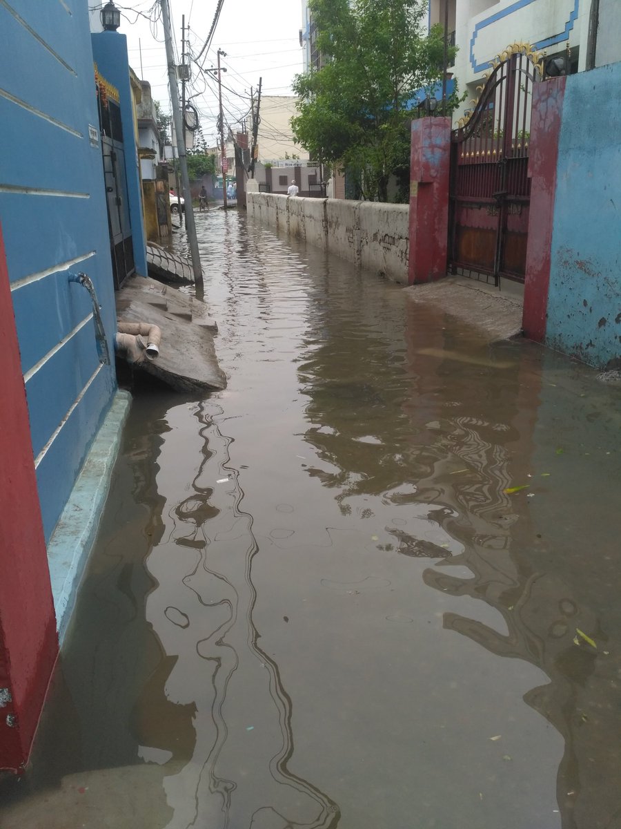anuadbst's tweet photo. Worst condition in betiahata #Gorakhpur after rain..all the water got blocked and jammed in drains.
Even after 4 hours from rain, water is still logged in the lanes...
Carelessness of #nagarnigam #nagarpalika and concern Departments.
#UPCM #uttarpradeshchiefminister #cmyogi. https://t.co/WMMbj0jLoq