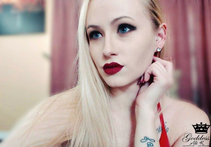 FINmessage's tweet photo. Follow Goddess Ali K
Twitter: @GoddessAliK
FINmessage: https://t.co/RCuHewTSDA
#allforali #goddess #findom
@DirkHooper @FinDommes https://t.co/upX59gOVKq