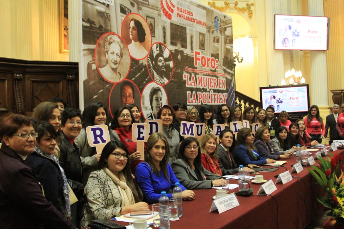 Madame36's tweet photo. En representación de @MujerdPolitica asistí al @congresoperu para participar del foro "La Mujer en la Política". Gracias por la invitación. #MujerComPol #ComPolPerú https://t.co/7DD6yg6ukj