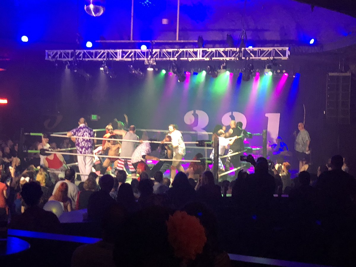 heavyjustin58's tweet photo. Supporting Local Wrestling. And having a damn good time as always. @321battle #solidsteel #wethotsummer #savetheshowbox https://t.co/h4F9lgR6xy