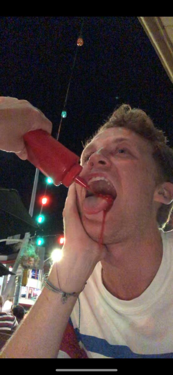 sammyseyms's tweet photo. so how’s everyone’s night going https://t.co/oxALJ1gwKi