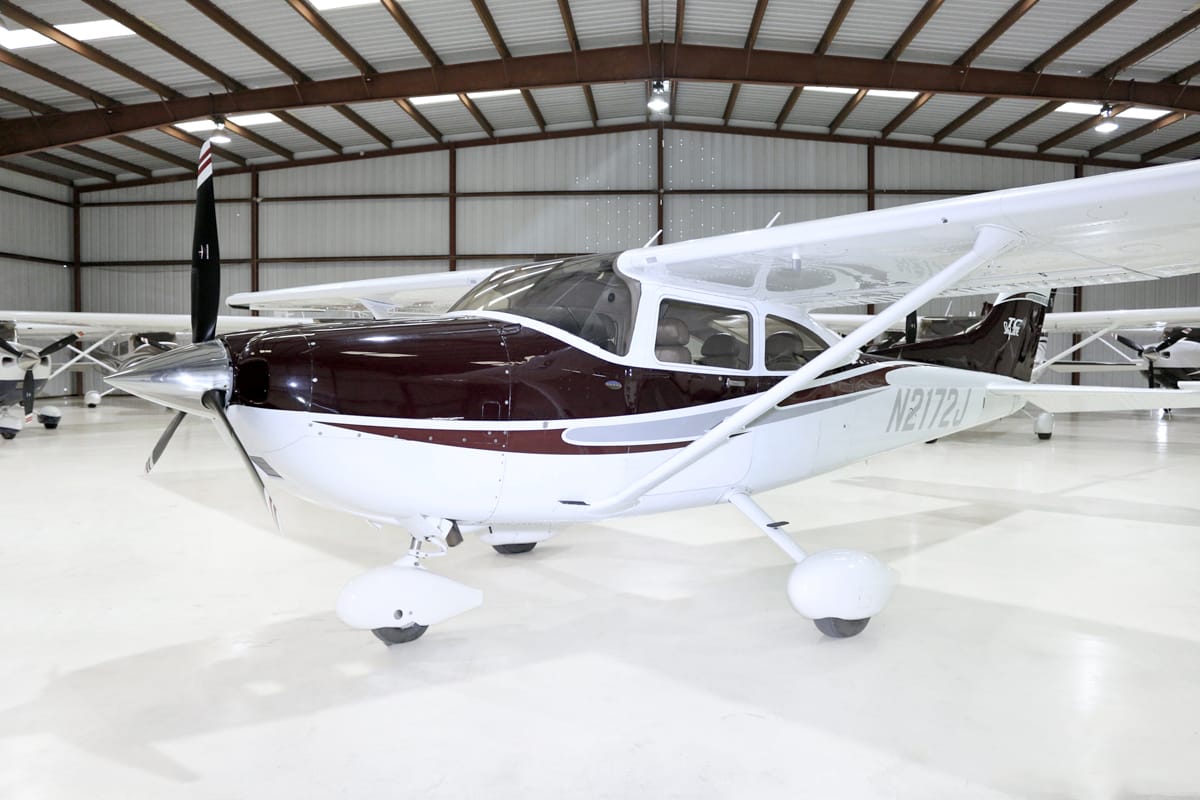 Featured #Aircraft | 2004 #Cessna T182T Skylane | This clean and well equipped #airplane is ready to go #fly and is offered at a great price! See price and details here, aircraftsales.us/?p=56496 #AircraftSalesUS #Aviation #AvGeek #Pilot