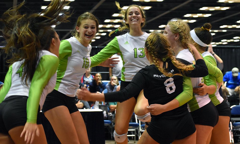 rev_volleyball's tweet photo. We are headed into the weekend like... #bringtheheat #summertimeinaz #onerev #volleyball #girlsvolleyball https://t.co/iJuEk5dPn2