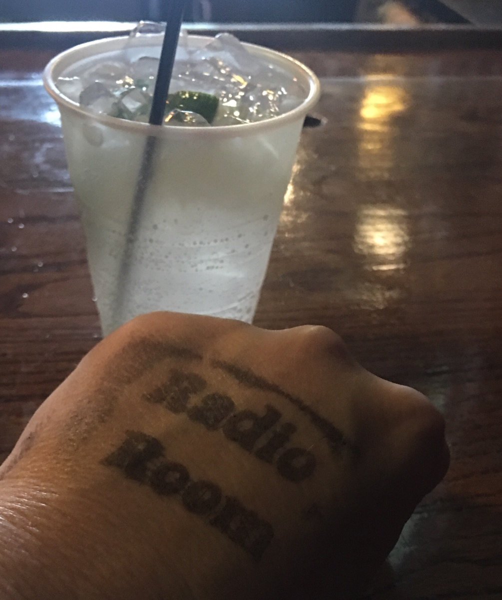 HRRockStar1's tweet photo. Oh yeah! Live music! Drinks! Place reminds me of a slightly cleaner Brass Mug. #Friyay #livemusic #squattopee https://t.co/dU35TfCbQe