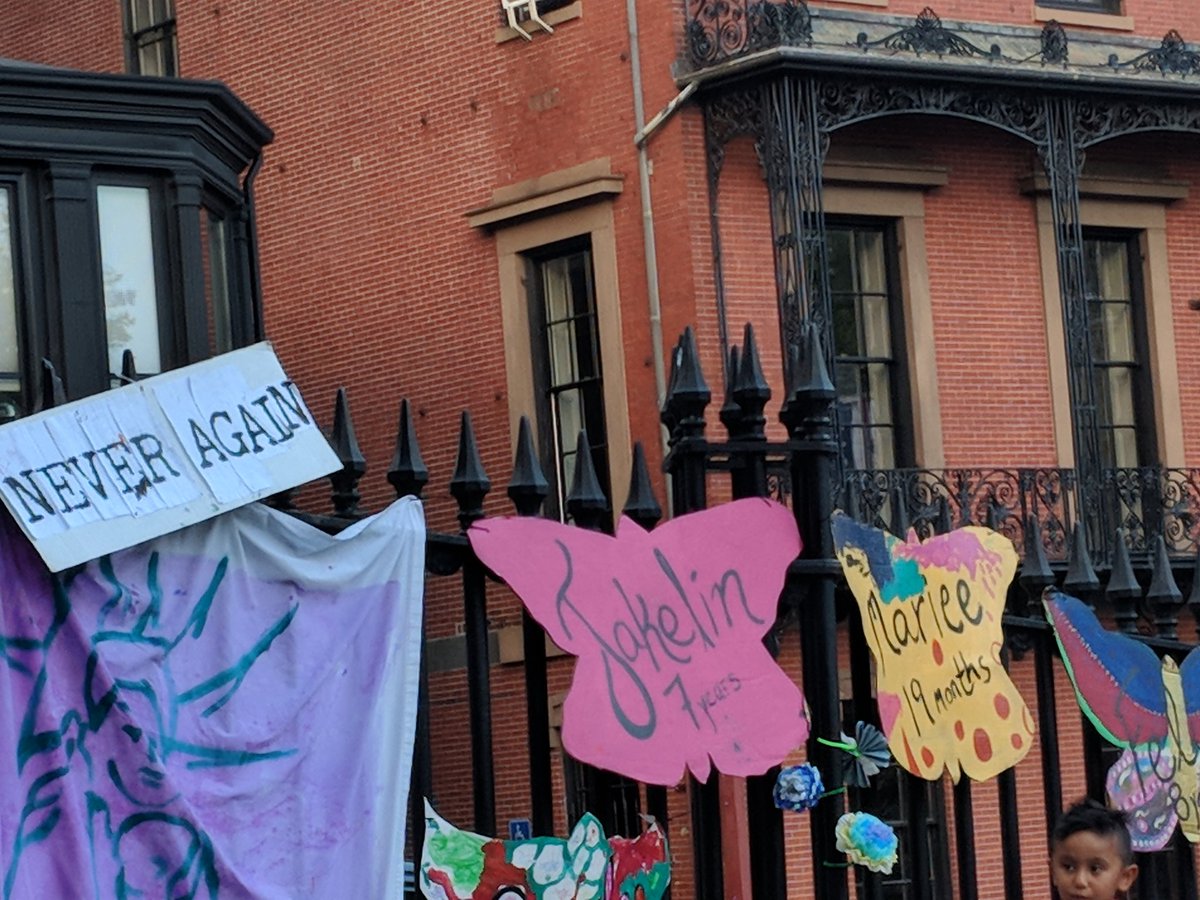 Rev_Randall's tweet photo. Never again! Close the camps! #LightsforLiberty #Boston https://t.co/7mZ4Yqb28N