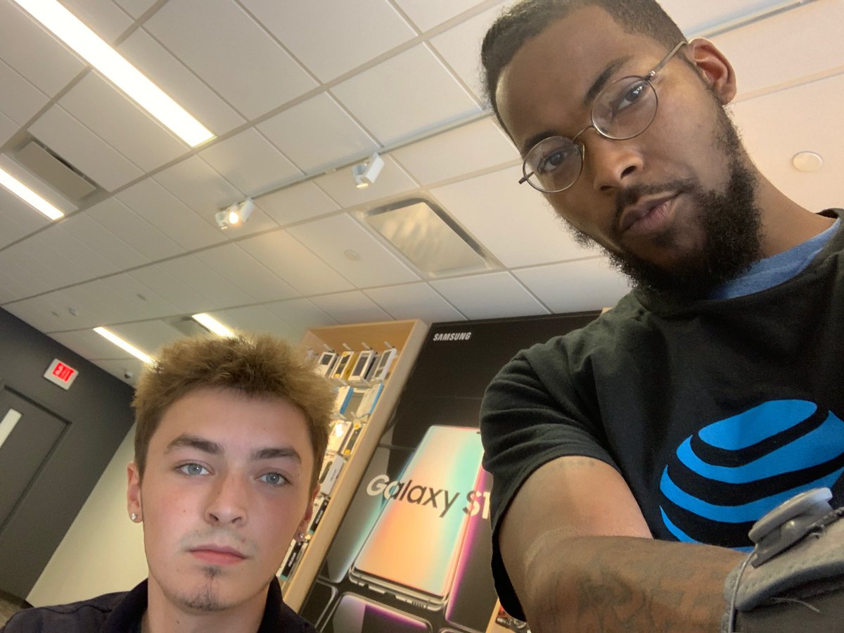 Entertainment store pumping out 7 DTVP on #ERIgnite #ARIgnite #Ohpacalypse <a href="/Evc6523/">Erika Castro</a> @ATTPortablesEVD <a href="/JakeAraghi/">Jake Araghi</a> <a href="/judy_cavalieri/">Judy Cavalieri</a> @Trisha__Torres @attportables @attportablesel1