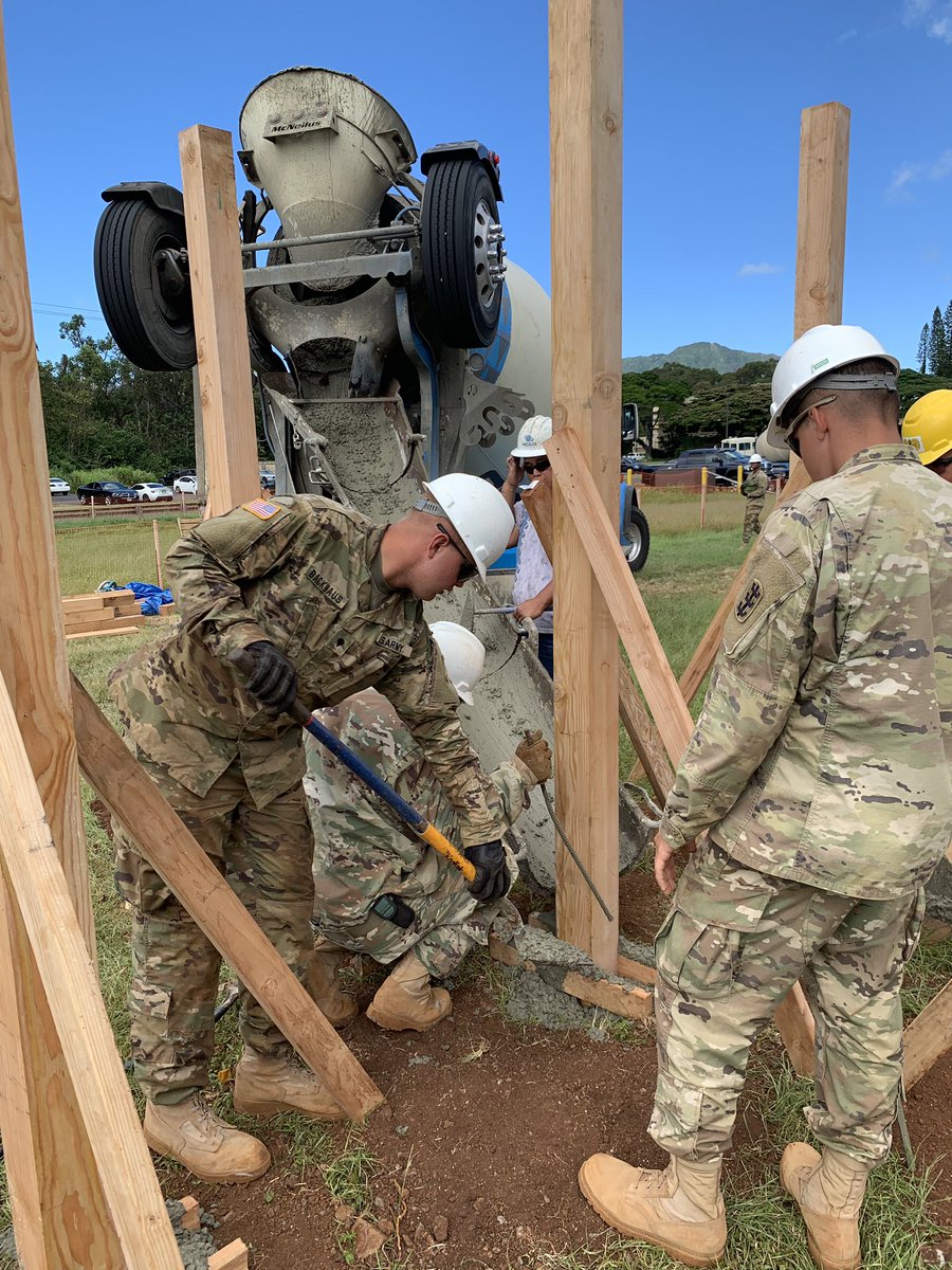 130thEngBde's tweet photo. Vertical Engineers of 3rd Platoon, 561st Engineer Construction Company, 84th Engineer Battalion, continue construction on an obstacle course for 500th Military Intelligence Brigade.

Warriors Lead the Way!
Never Daunted! 
Sappers In!

@8thTSC @USARPAC https://t.co/6pk3mv7Zph
