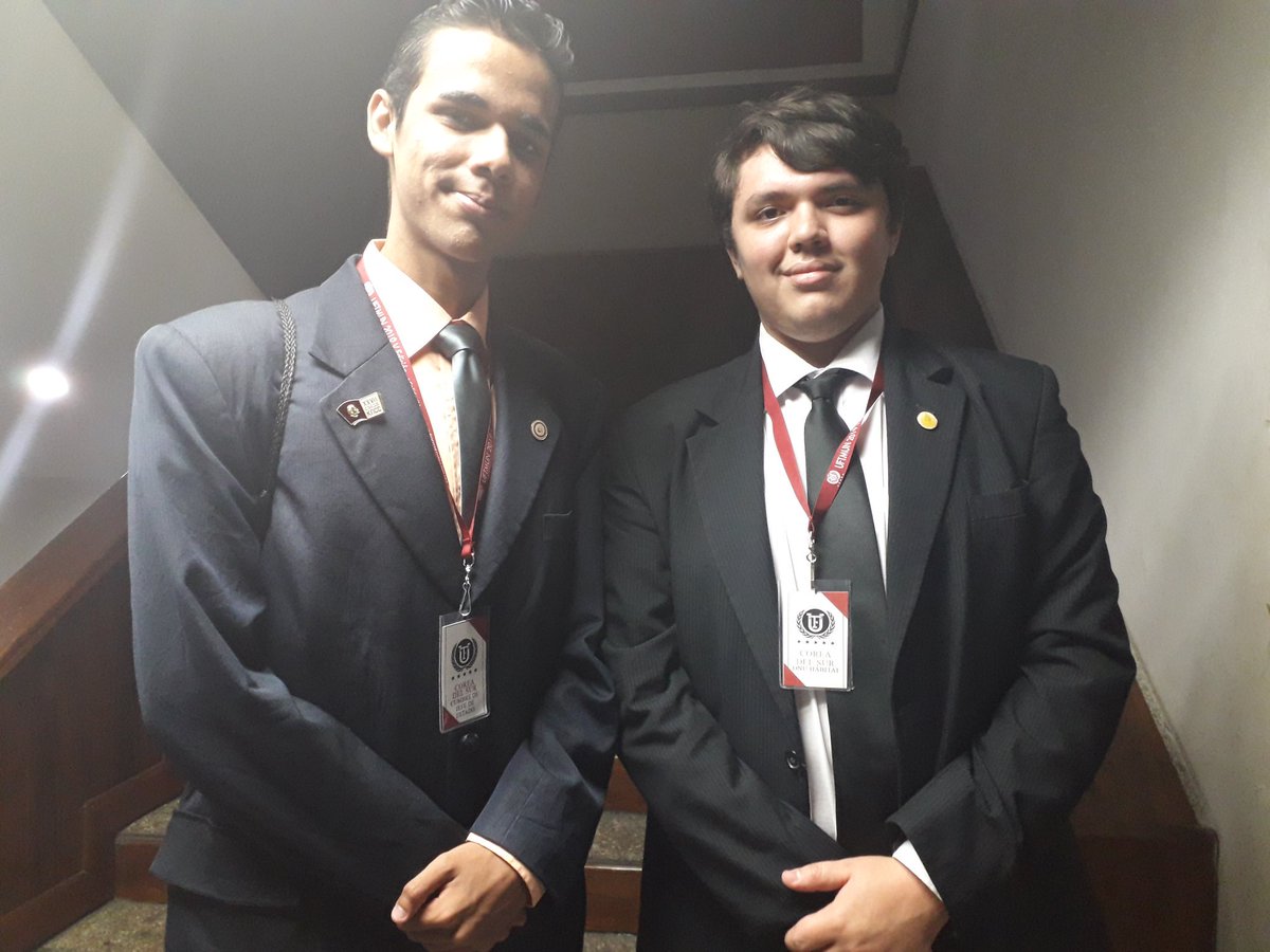 Moonriver_uft's tweet photo. Delegados de cumbre de jefes, puede que hayan pasado miliun cosas pero déjemenme decirles nadie es peor que nadie sigan en este mundo y los espero en próximos modelos❤️✌️ https://t.co/04Qg0tCZ84
