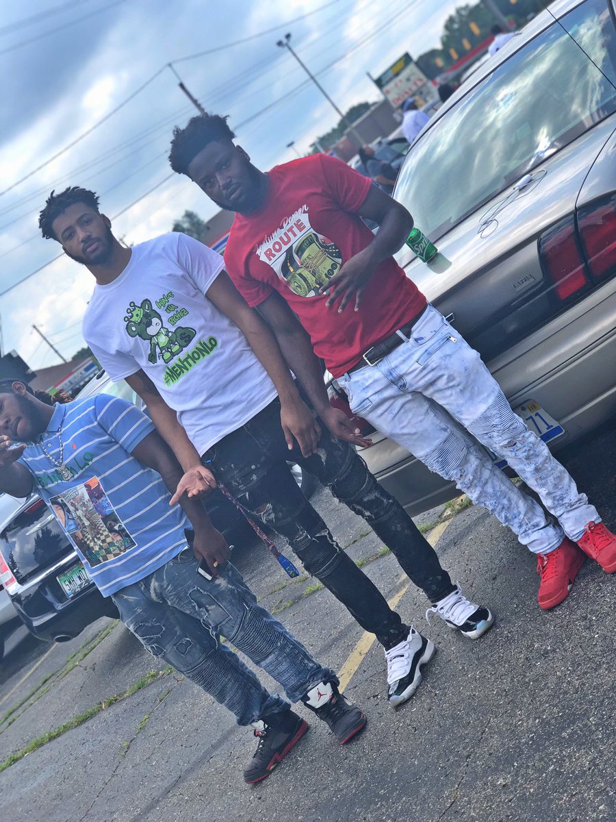 LuckedUp_'s tweet image. #LLLO 💚.