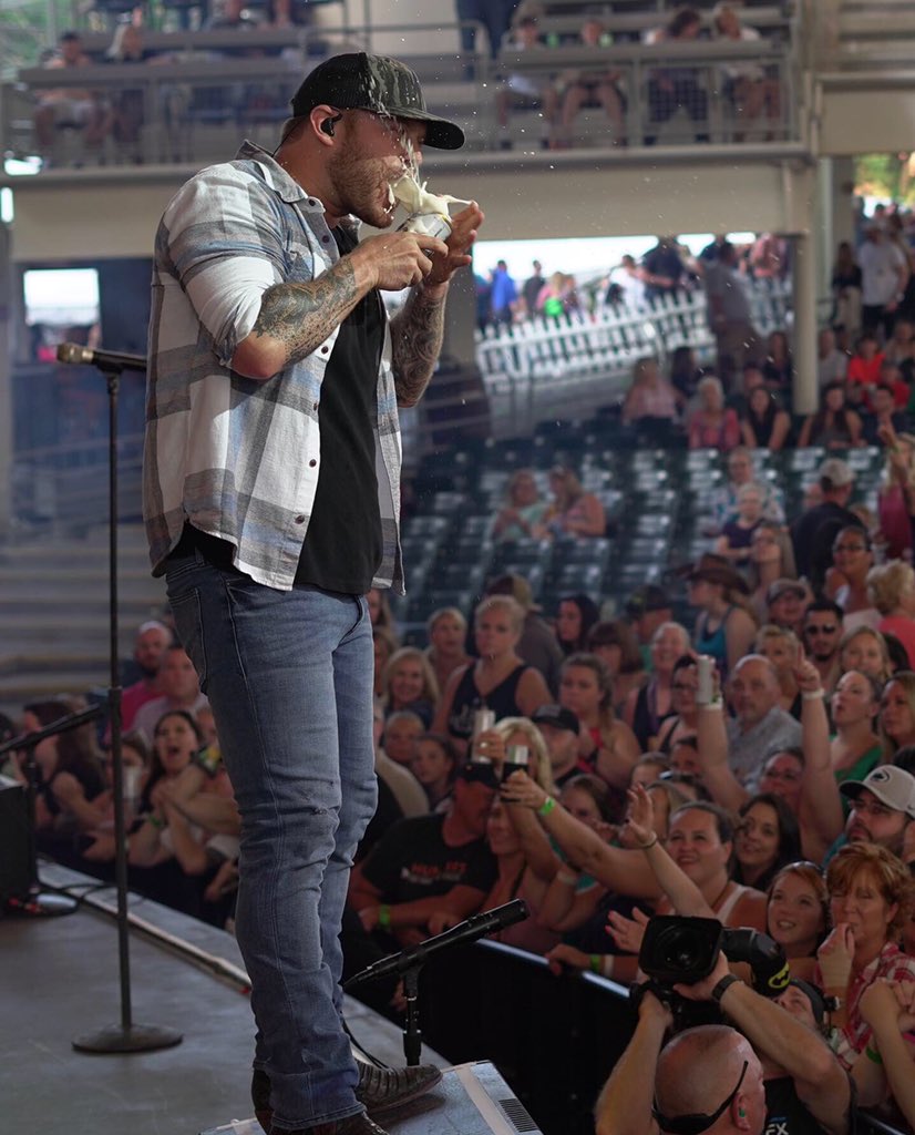 JonTLangston's tweet photo. Life’s like a beer can, you can sip it slow or bite into it https://t.co/TI8hZNg37j