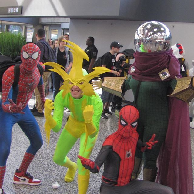 <a href="/lahordegeek/">La Horde Geek</a> <a href="/mtlcomiccon/">Comiccon de Montréal</a> #cosplay #Marvel #spiderman #spiderverse