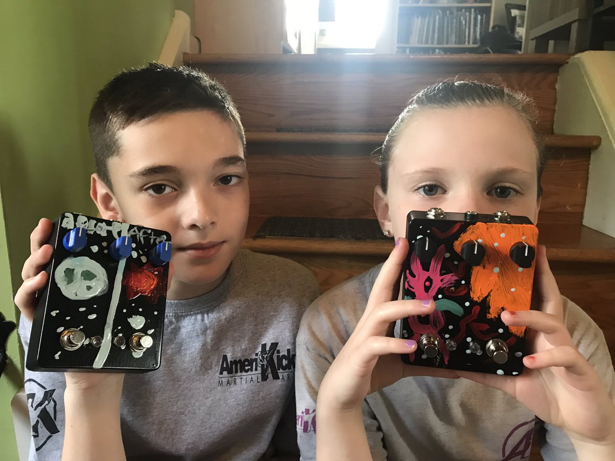 fuzzrocious's tweet photo. We will have six DARK DRIVING overdrives at Philly Pedal Pop Up @ @johnnybrendas on July 27. First come, first served! #fuzzrocious #fuzzrociouspedals #handmade #handpainted #kidpainted #darkdriving #cavein #calebscofieldforever #tidesoftomorrow https://t.co/qSVZ3l5Rys