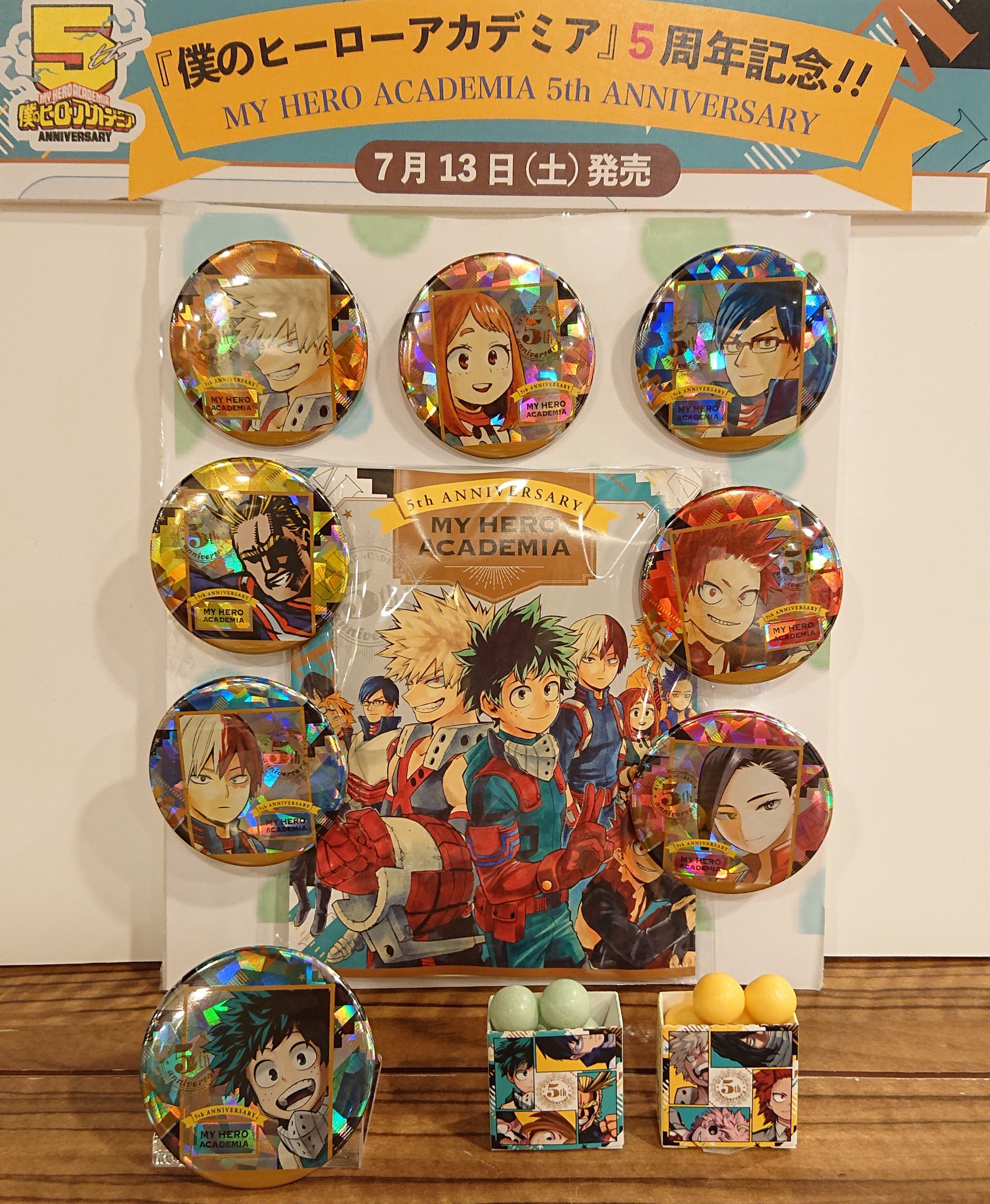 ヒロアカ トガヒミコ 缶バッジ ハロウィン ホロ 原作絵 palet 19点 ヒロアカ トガヒミコ 缶バッジ ハロウィン ホロ 原作絵 palet 19点