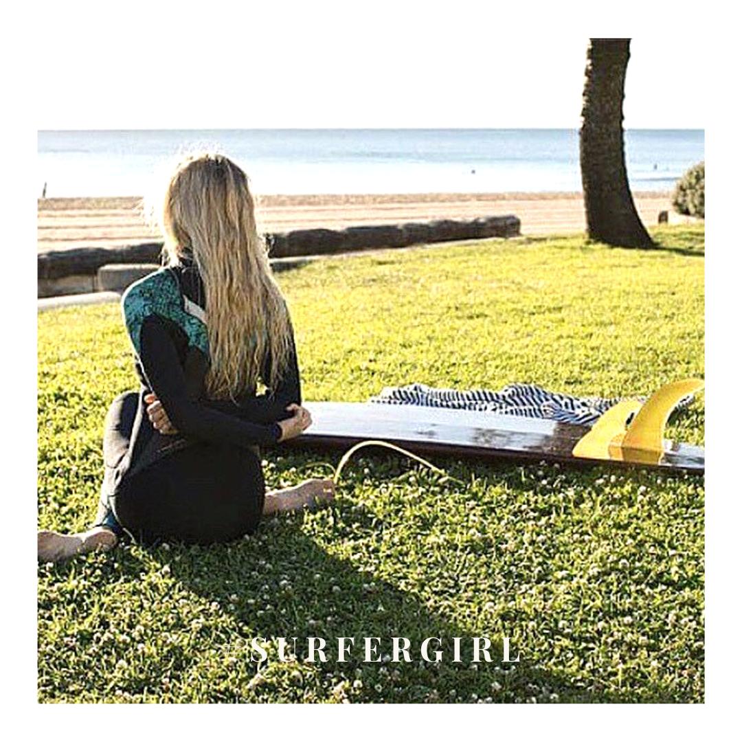 Warming up in #surfing not only prevents injuries but is also a good moment to check out the #surf conditions!
.
.
.
.
.
#surfgetaways #surfergirl #womensurfing #womanssurfing #surftrip #learntosurf