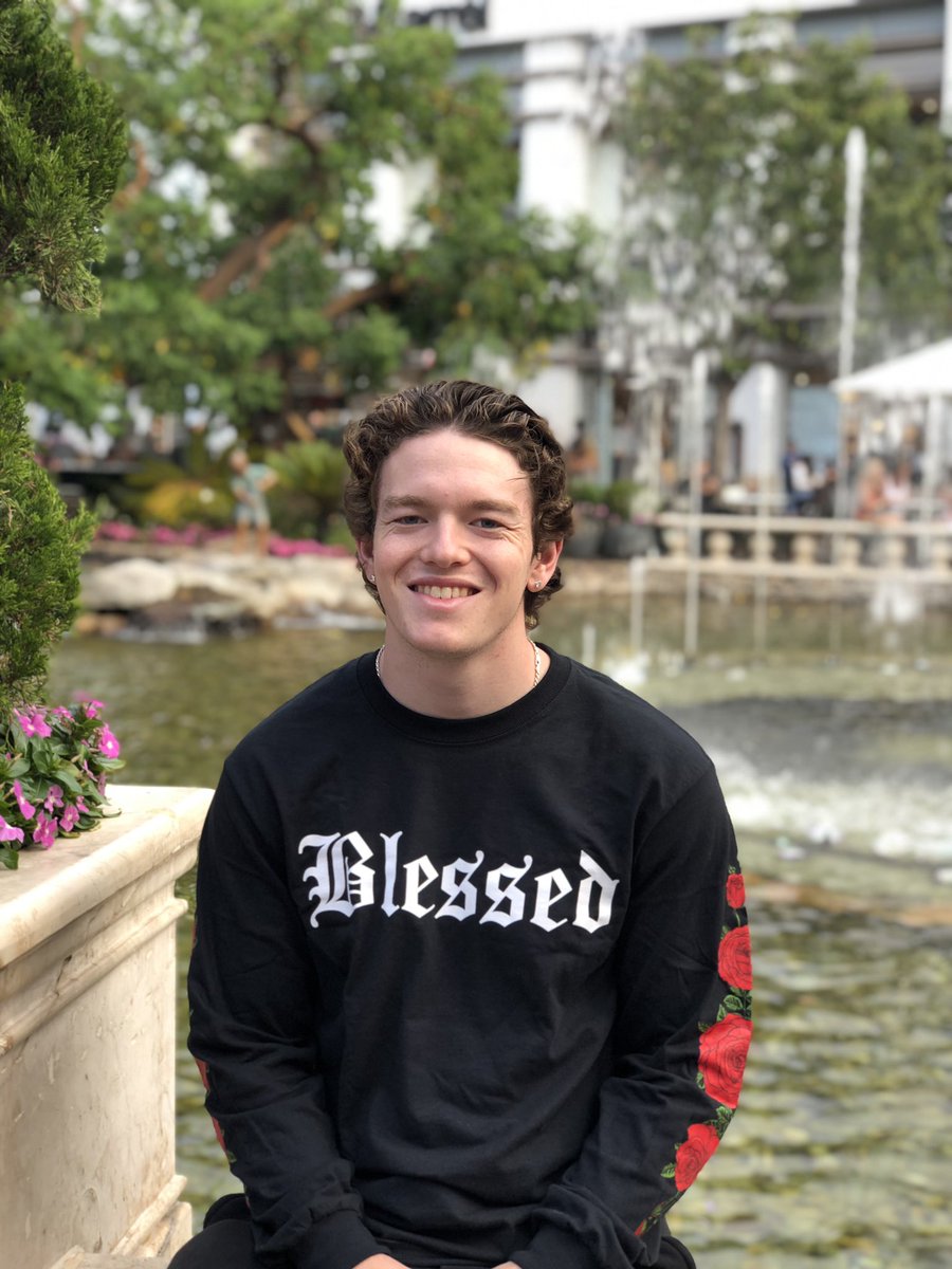 aleciler's tweet image. Blessed🌹