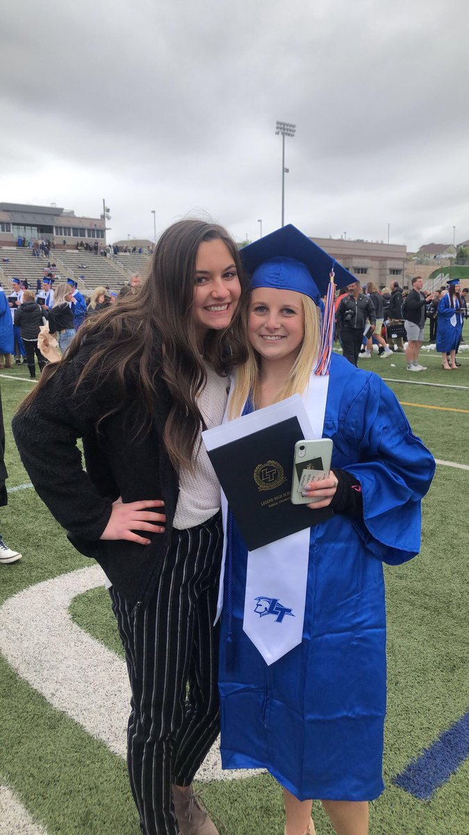 Amanda_atchey's tweet photo. happy birthday to the sweetest person ever! thank you for taking care of me the past two years! gonna miss u so much🤩💖💖🥳 https://t.co/XkcZhOScya