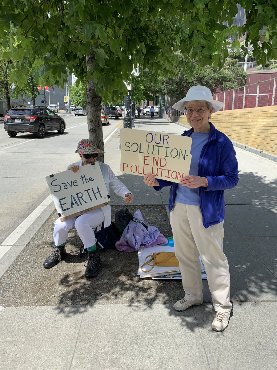 huprice's tweet photo. Multi-generational summer #ClimateStrike in Seattle today. Entire families are showing up! 

#FridaysForFuture #ClimateActionNow 
#ClimateDebate 
#ClimateSpecialSession https://t.co/6cLP7fbhar