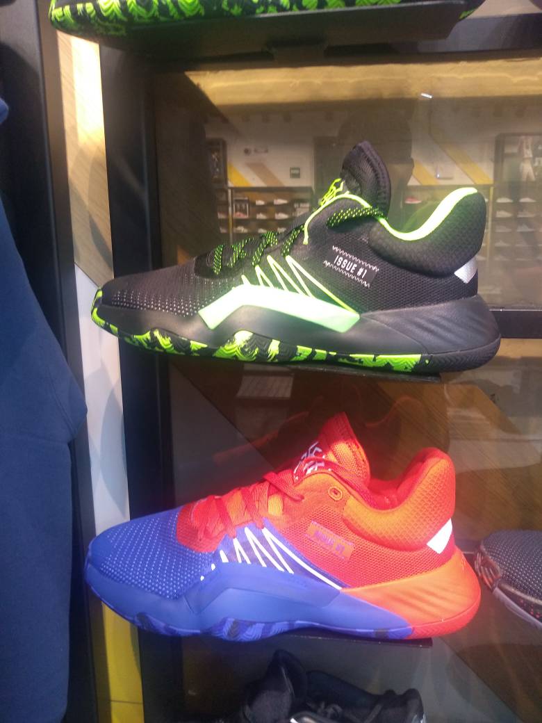 2_locker's tweet photo. Un vistazo al calzado de Donovan Mitchell, los Adidas Don Issue 1.

¿Spiderman o Venom?

#adidas #adidahoop #basket #basketball #hoops https://t.co/Nq8PIpQdQQ
