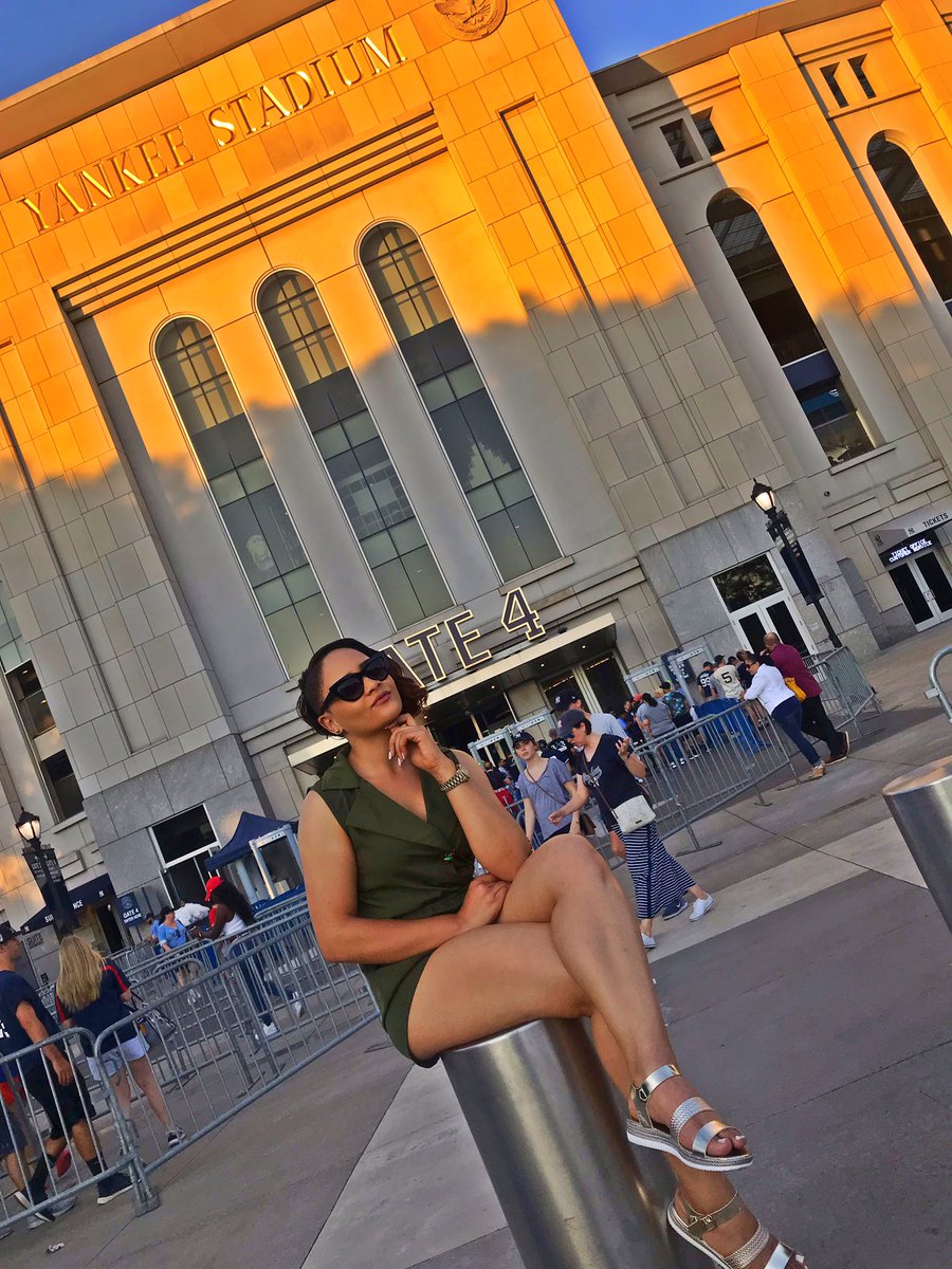 nicolsdepena7's tweet photo. La suerte para triunfar en la vida se llama “creer en ti” 😉😎🙌🏼👌🏼 #yankeestadium #lomejorestaporvenir #voypormas #milimiteeselcielo #usa 🇺🇸 https://t.co/P1aH8s9QJU