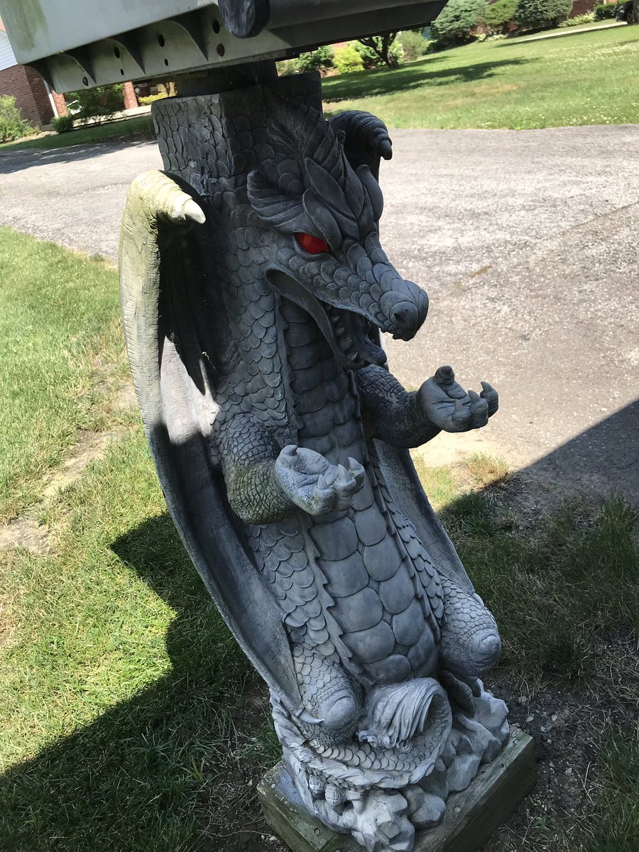 FedCop01's tweet image. If you’re a Game of Thrones fan and this isn’t your mailbox, are you really a fan? 😂
#GameofThrones