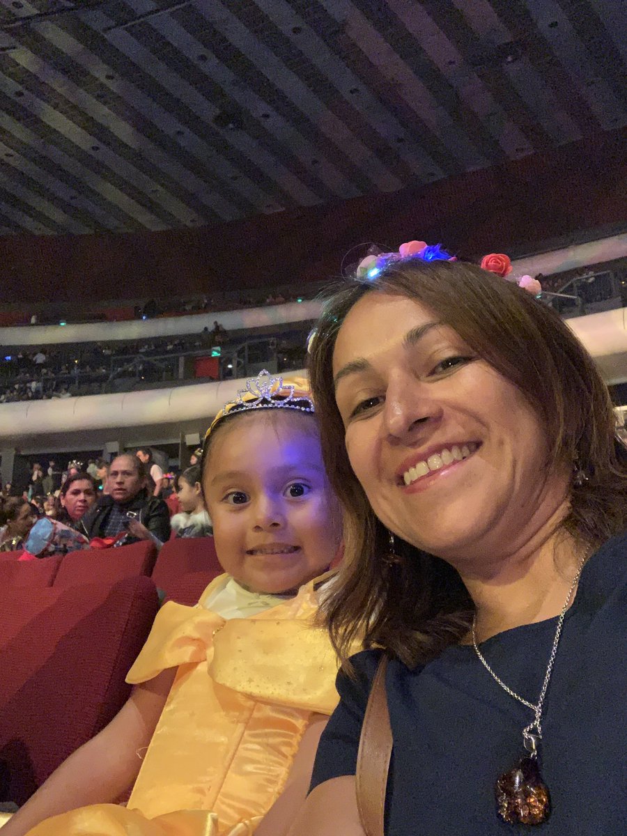 ActGaby's tweet photo. Auditorio #DISNEYONICE https://t.co/WAoQnPxYvQ